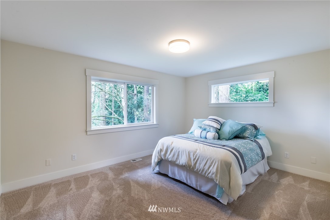 22011 Vine Road Brier, WA 98036 - Photo 16 of 25 Gallery Image 16