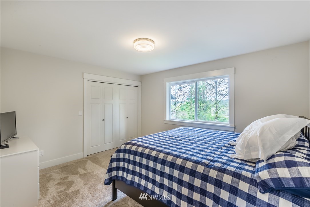22011 Vine Road Brier, WA 98036 - Photo 17 of 25 Gallery Image 17