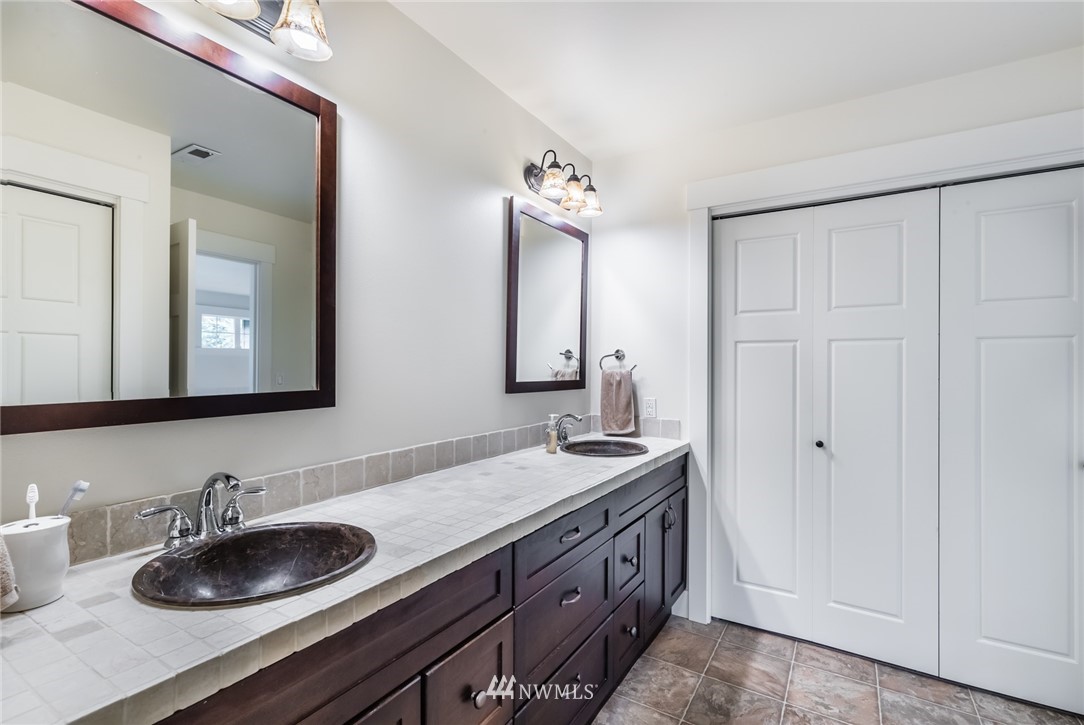 22011 Vine Road Brier, WA 98036 - Photo 19 of 25 Gallery Image 19