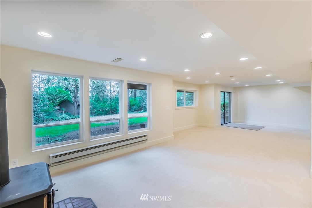 22011 Vine Road Brier, WA 98036 - Photo 20 of 25 Gallery Image 20