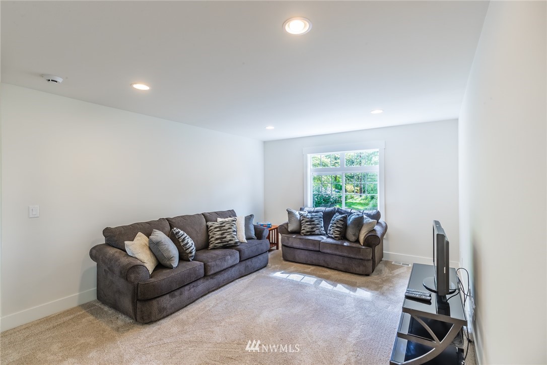 22011 Vine Road Brier, WA 98036 - Photo 21 of 25 Gallery Image 21