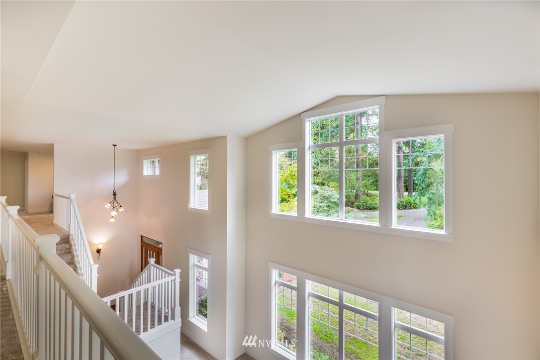 22011 Vine Road Brier, WA 98036 - Photo 10 of 25 Gallery Image 10