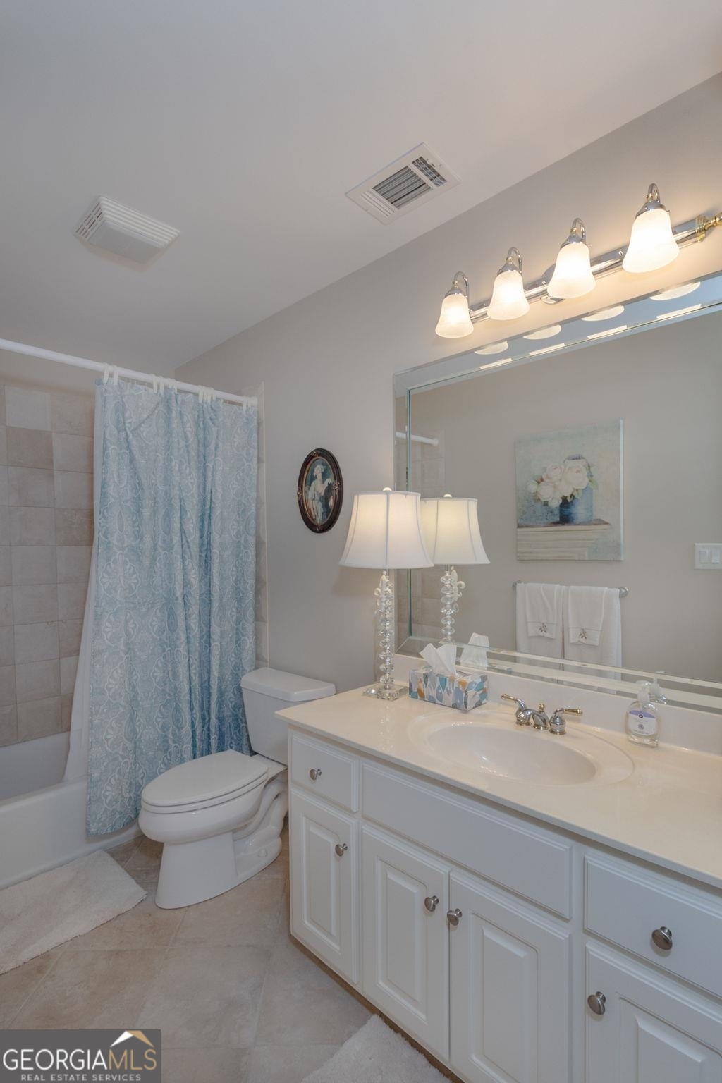 551 Mountain Ridge Drive Manchester, GA 31816 - Photo 34 of 72 This titled bath also offers a nice neutral palette with clean, simple finishes.