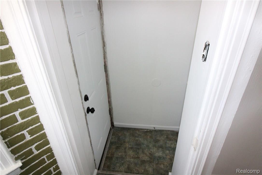 15744 Camden Avenue Eastpointe, MI 48021 - Photo 41 of 65 IMG_0639.JPG