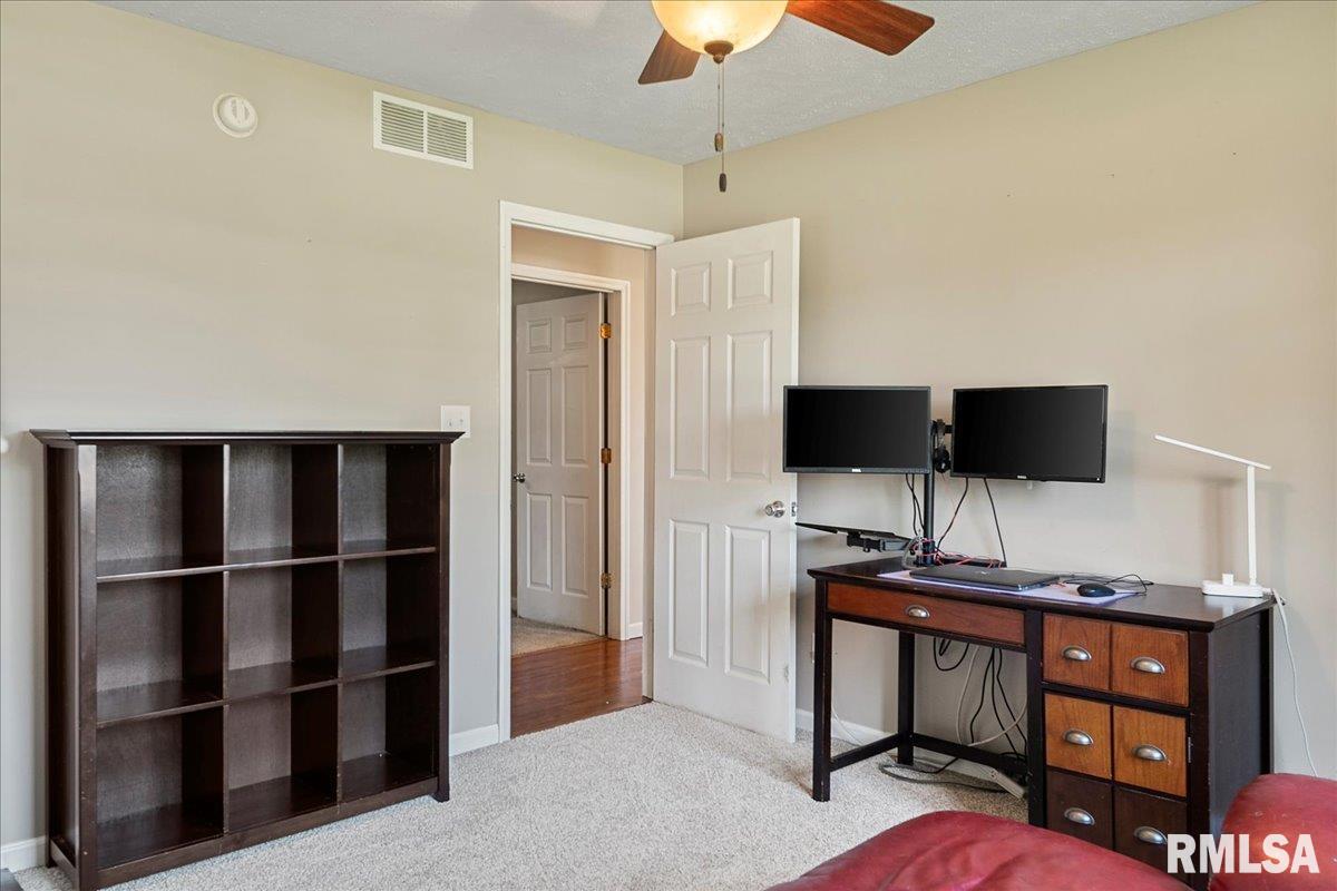 25 Rolling Meadows Lane Springfield, IL 62711 - Photo 17 of 51