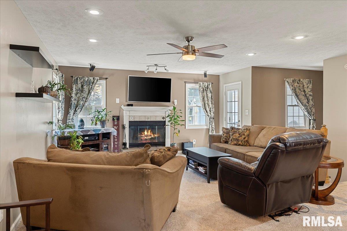 25 Rolling Meadows Lane Springfield, IL 62711 - Photo 5 of 51