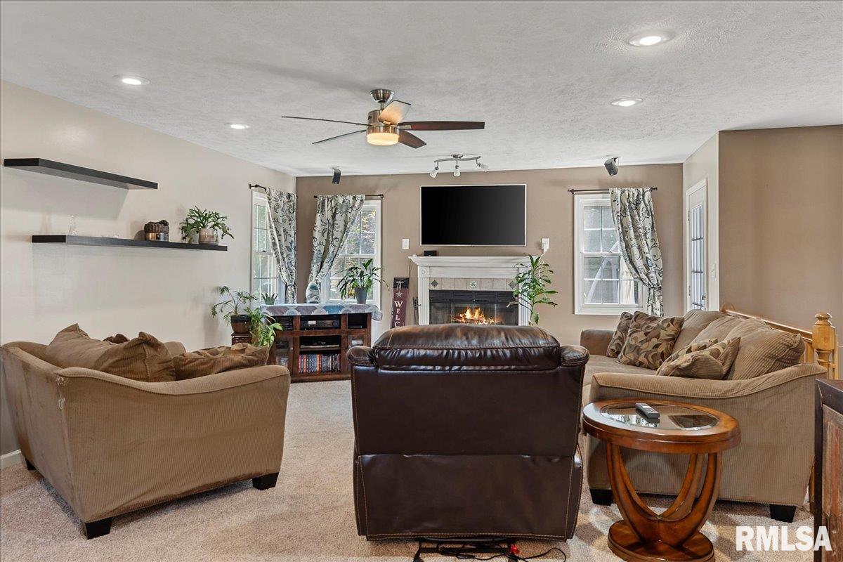 25 Rolling Meadows Lane Springfield, IL 62711 - Photo 6 of 51