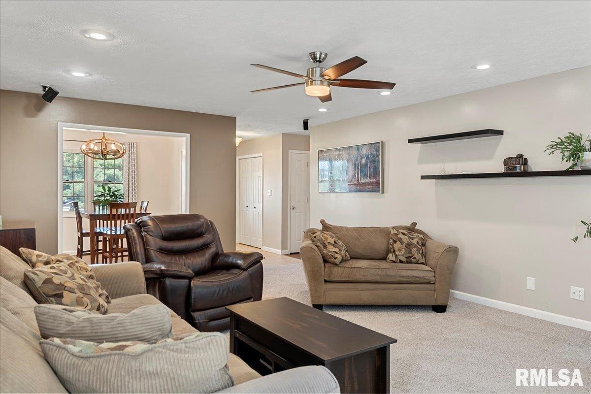 25 Rolling Meadows Lane Springfield, IL 62711 - Photo 7 of 51