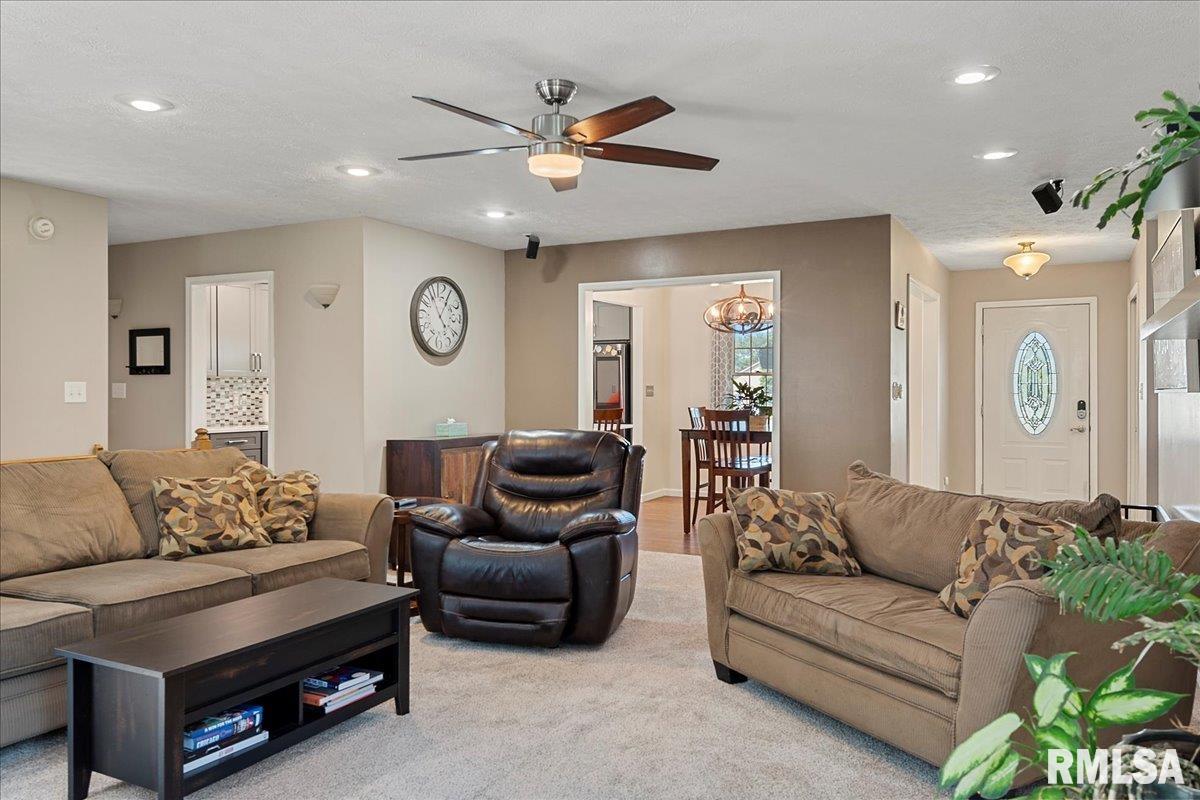 25 Rolling Meadows Lane Springfield, IL 62711 - Photo 8 of 51