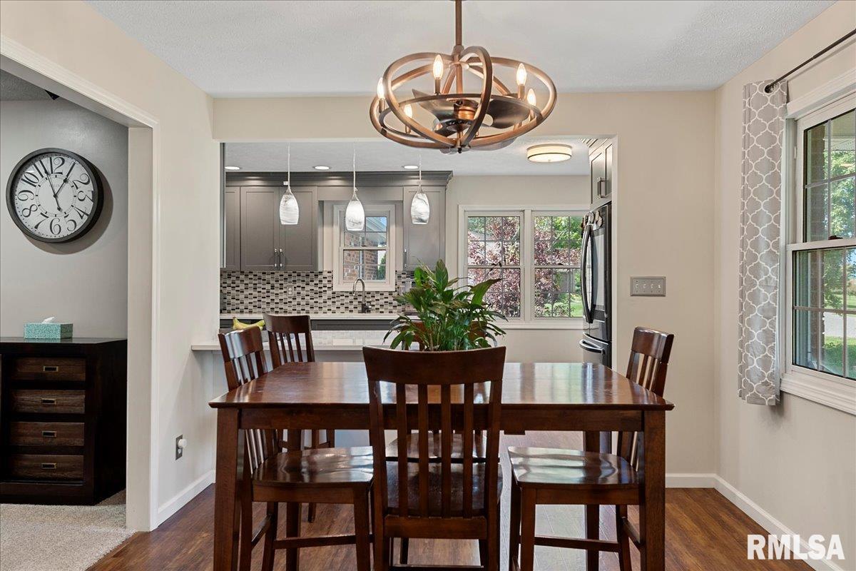 25 Rolling Meadows Lane Springfield, IL 62711 - Photo 9 of 51