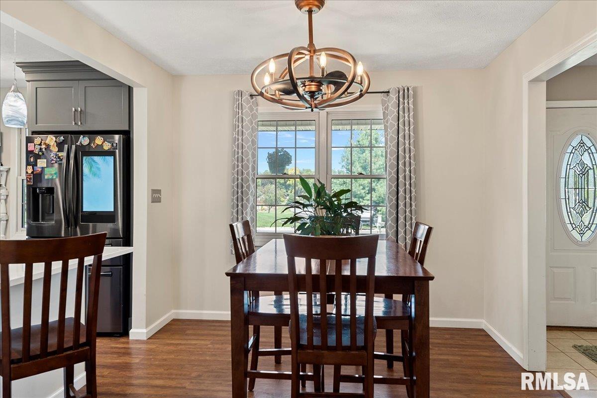 25 Rolling Meadows Lane Springfield, IL 62711 - Photo 10 of 51