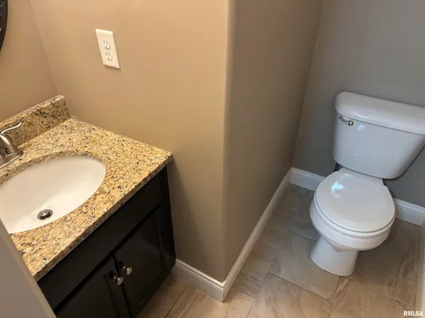 $3,000 | 2116 West Geneva Road, Peoria, IL 61615