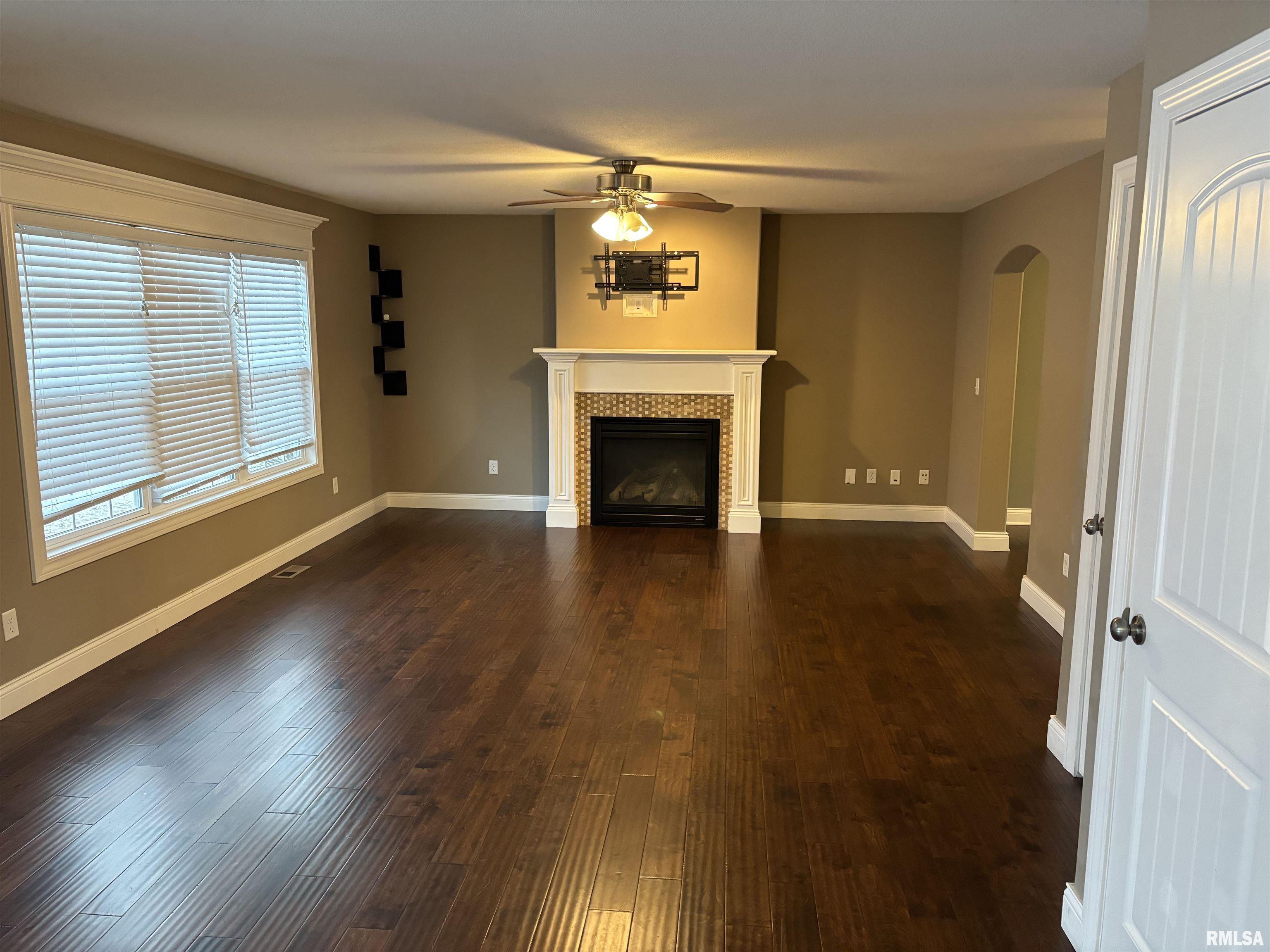 2116 West Geneva Road Peoria, IL 61615 - Photo 17 of 17