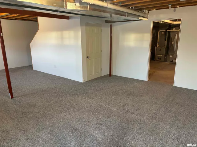 $3,000 | 2116 West Geneva Road, Peoria, IL 61615