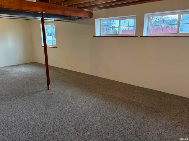 $3,000 | 2116 West Geneva Road, Peoria, IL 61615