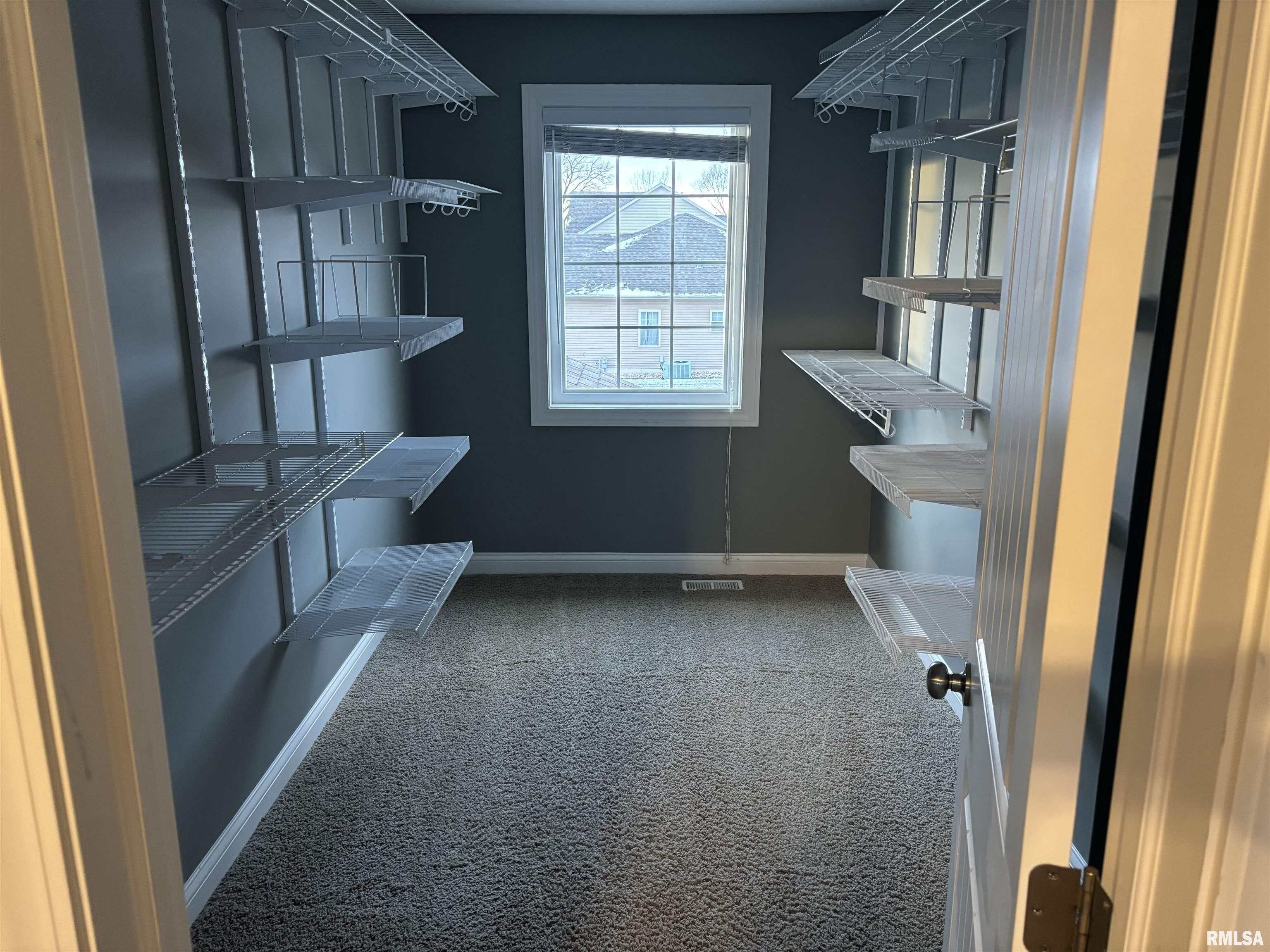 2116 West Geneva Road Peoria, IL 61615 - Photo 4 of 17