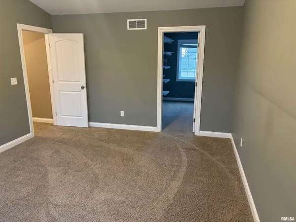 $3,000 | 2116 West Geneva Road, Peoria, IL 61615