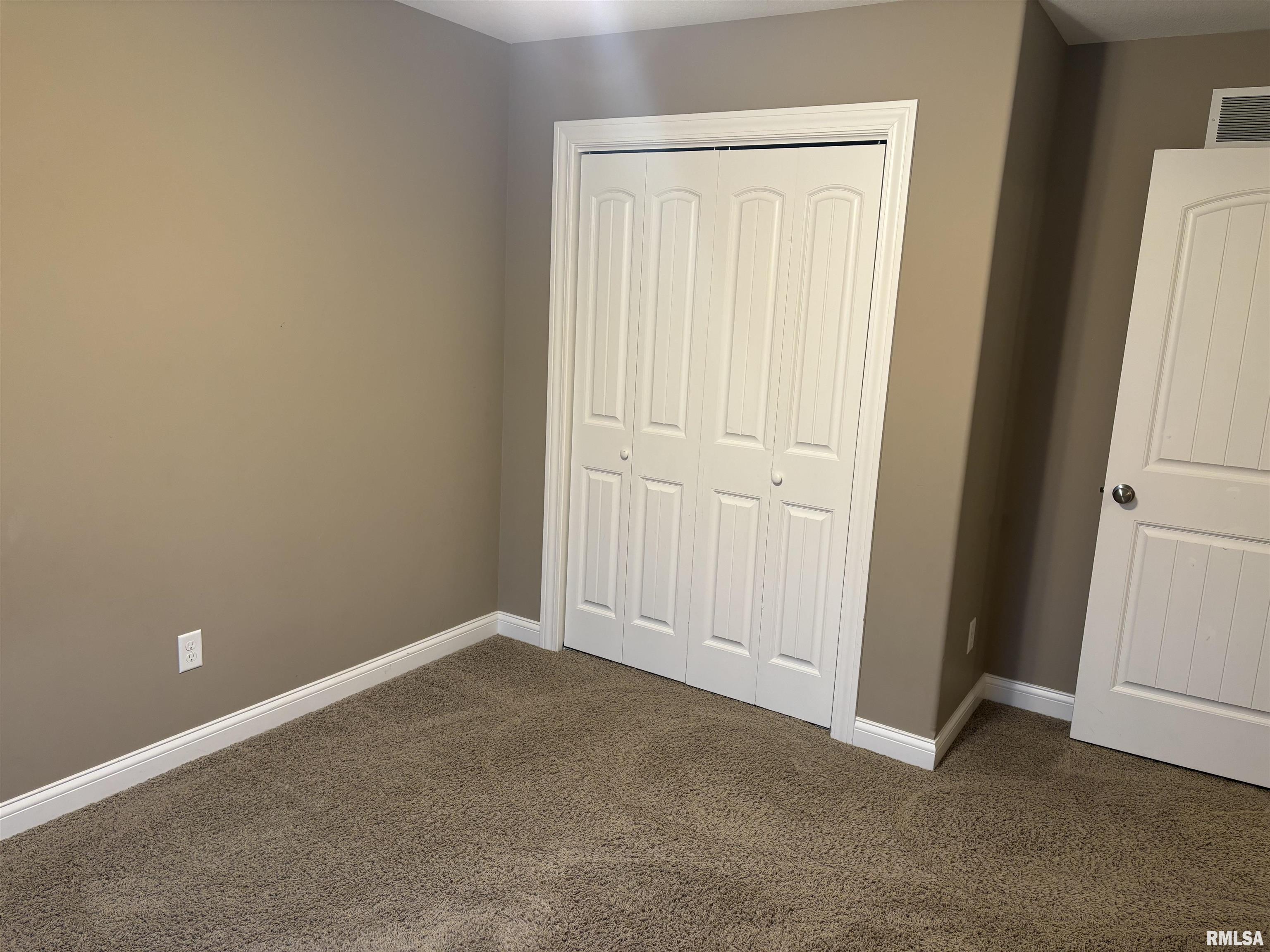 2116 West Geneva Road Peoria, IL 61615 - Photo 10 of 17