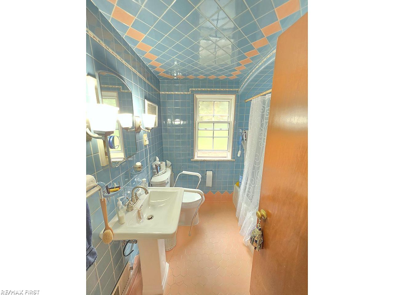 543 Vernier Road Grosse Pointe Woods, MI 48236 - Photo 16 of 41 Gallery Image 16