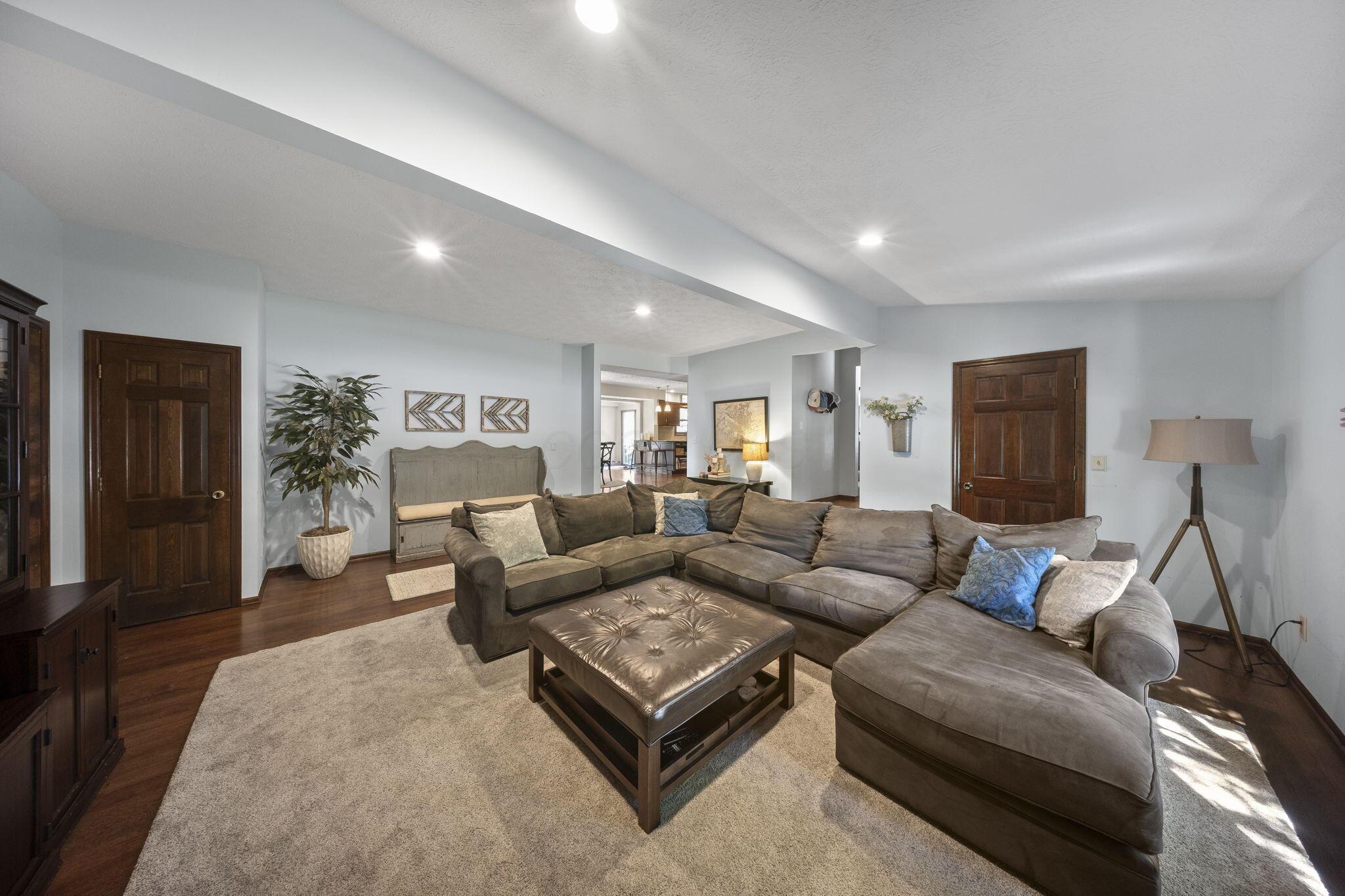 4342 Randmore Road Columbus, OH 43220 - Photo 14 of 49 Large Family room off of garage