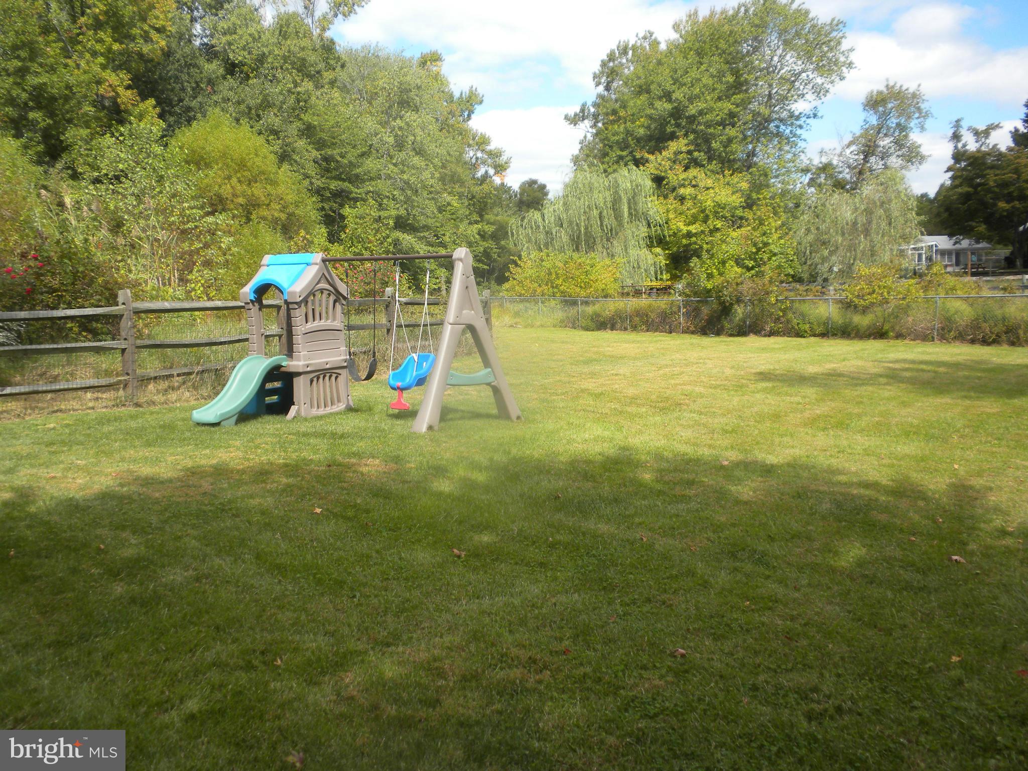 898 Crystal Road Edgewater, MD 21037 - Photo 11 of 29 Exterior (General)