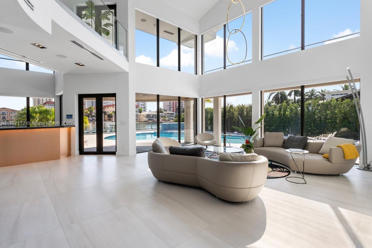 607 Palm Drive Hallandale Beach, FL 33009 - Photo 17 of 79