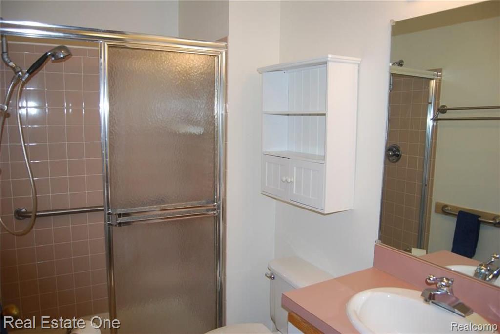 924 Wexford Way, Unit 10 Rochester Hills, MI 48307 - Photo 13 of 25