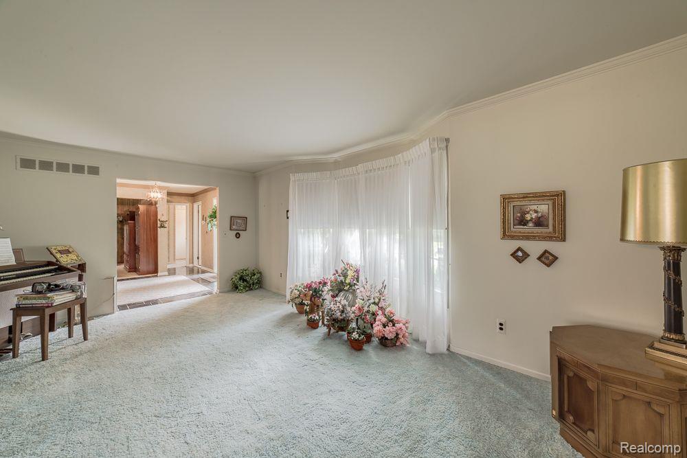 35578 Springvale Street Farmington, MI 48331 - Photo 8 of 50 Gallery Image 8