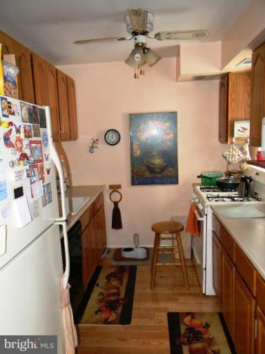 11623 Vantage Hill Road, Unit 2C Reston, VA 20190 - Photo 8 of 14 Kitchen