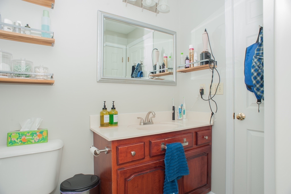 13 King Philip Path Mendon, MA 01756 - Photo 13 of 38