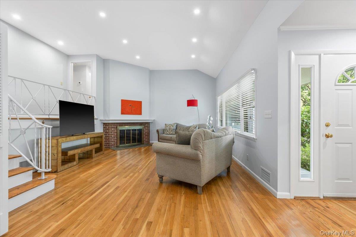 22 Paddock Road Rye Brook, NY 10573 - Photo 3 of 21