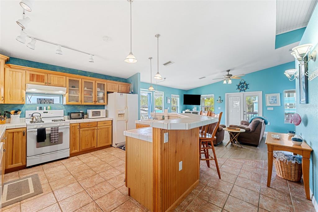 2730 North Comanche Point Crystal River, FL 34429 - Photo 7 of 47
