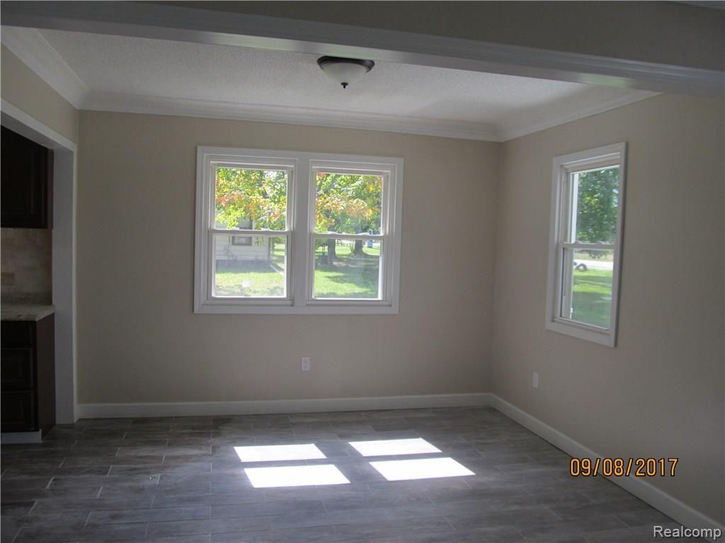 4227 Belsay Road Burton, MI 48519 - Photo 8 of 18 IMG_9411.JPG