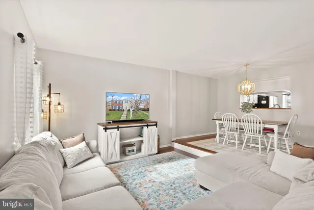 $675,000 | 6020 Kestner Circle, Alexandria, VA 22315