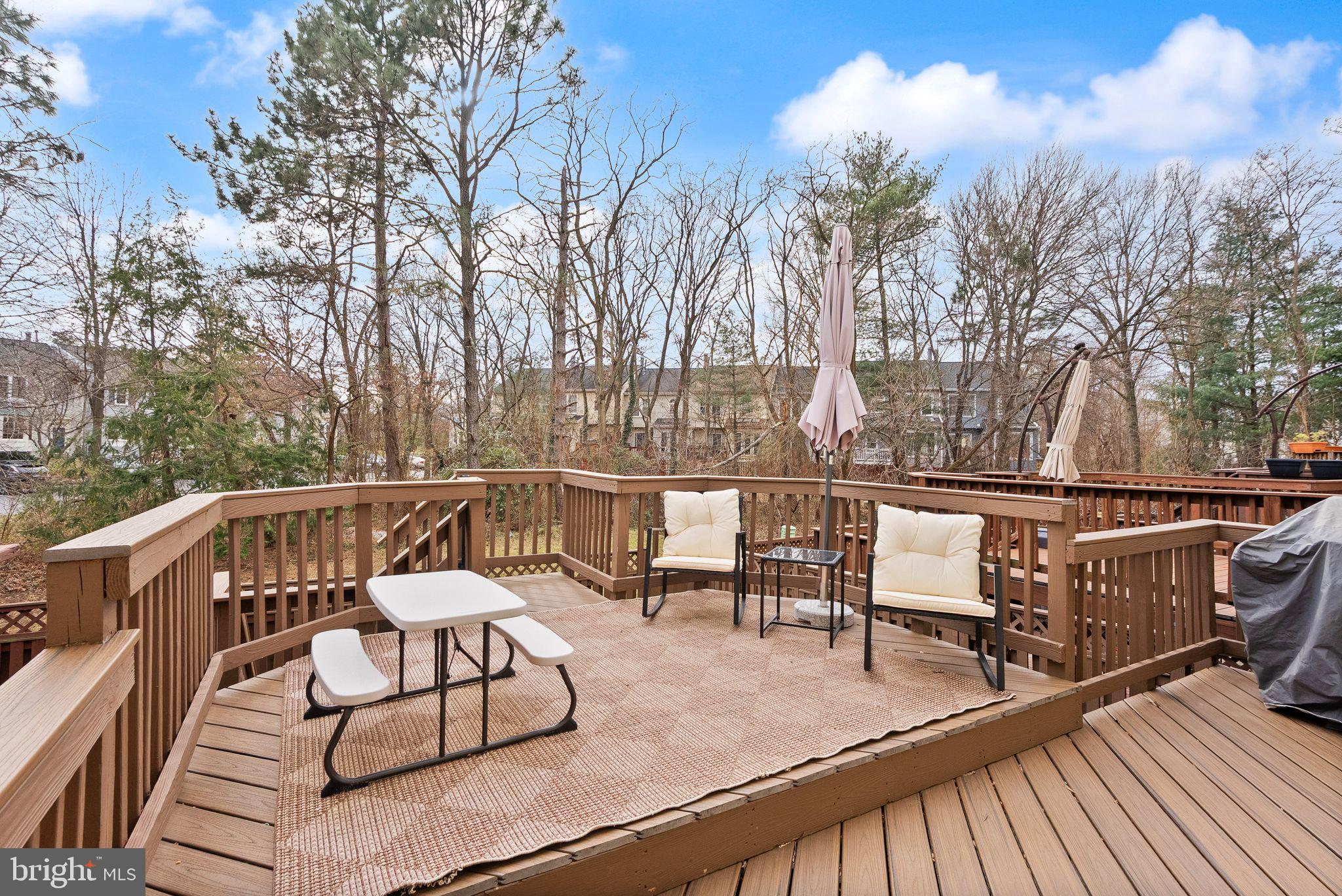 6020 Kestner Circle Alexandria, VA 22315 - Photo 39 of 59 a view of a chairs and tables on the roof deck