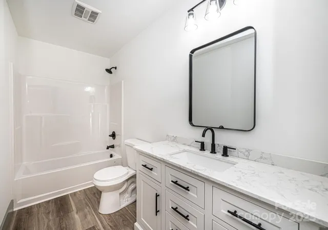 $268,900 | 300 South Avenue Southwest, Valdese, NC 28690