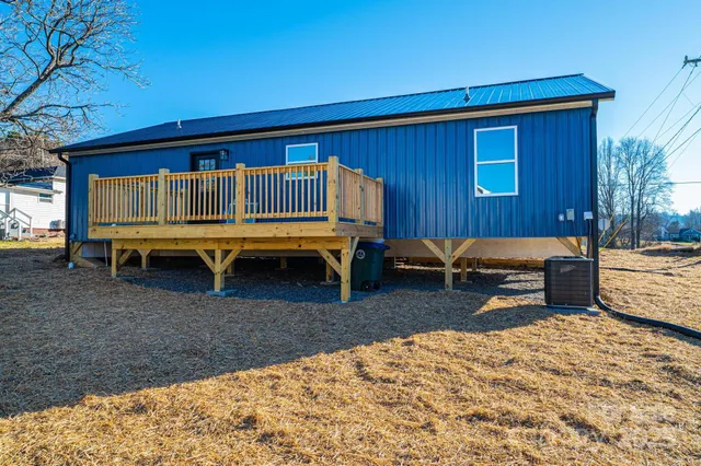 $268,900 | 300 South Avenue Southwest, Valdese, NC 28690