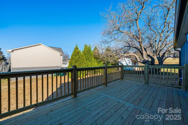 $268,900 | 300 South Avenue Southwest, Valdese, NC 28690