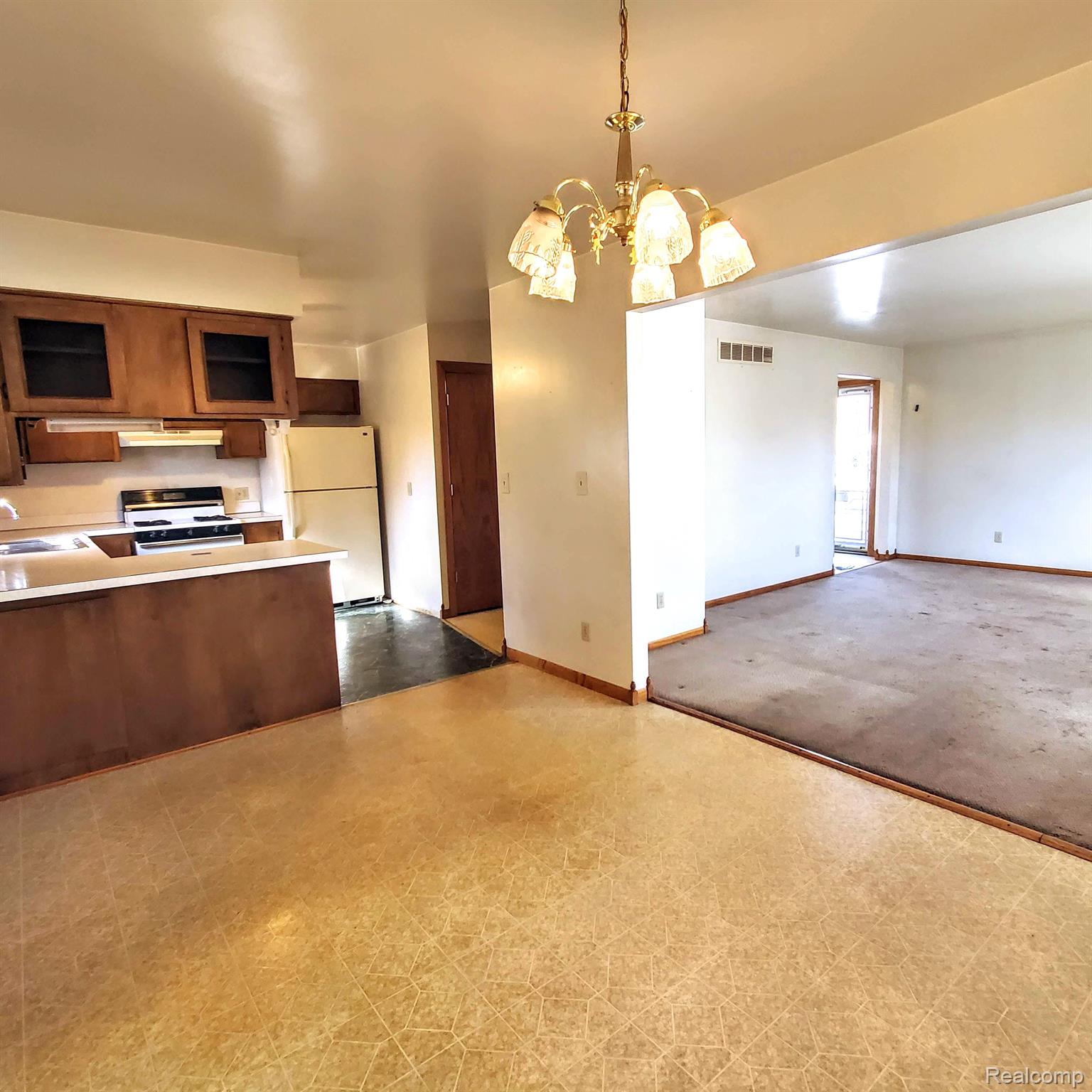 4052 South Towerline Road Bridgeport, MI 48722 - Photo 6 of 27 Gallery Image 6