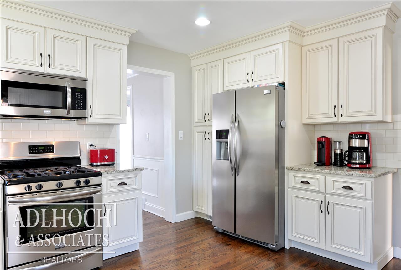 1002 Whittier Road Grosse Pointe, MI 48230 - Photo 12 of 26 31397337-11.JPG