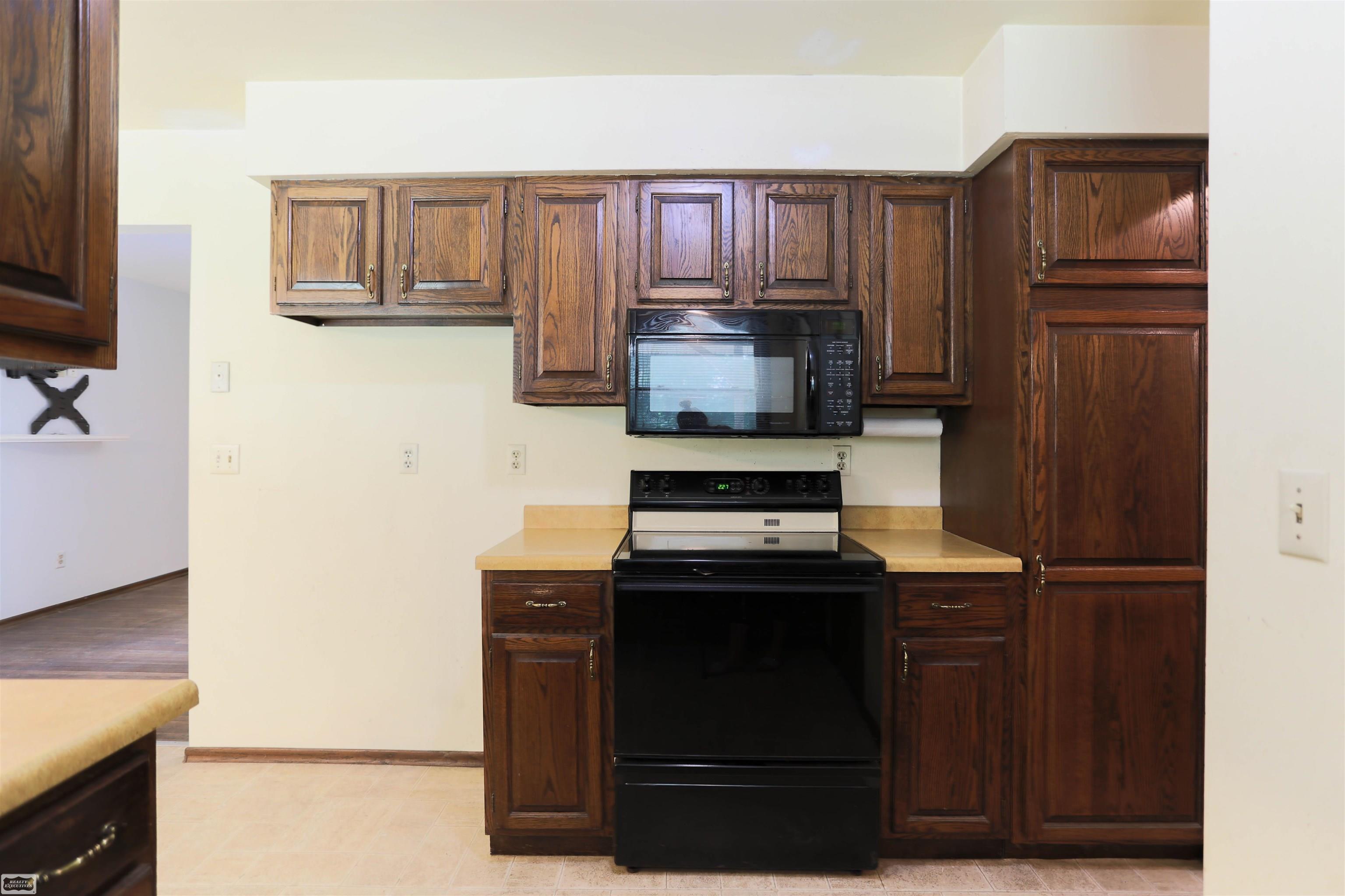 14717 Burt Road Allenton, MI 48002 - Photo 21 of 60 50083495-20.JPG