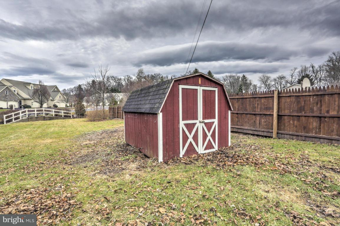 1537 Stony Battery Road Lancaster, PA 17601 - Photo 9 of 40 Gallery Image 9