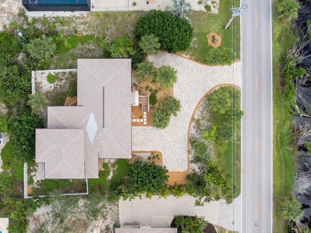 579 Rabbit Road Sanibel, FL 33957 - Photo 43 of 46 Gallery Image 43