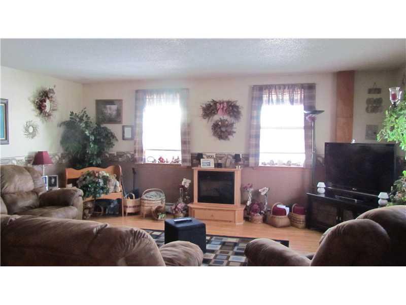 9 Ouellette Road Caribou, ME 04736 - Photo 4 of 9 Living Room.