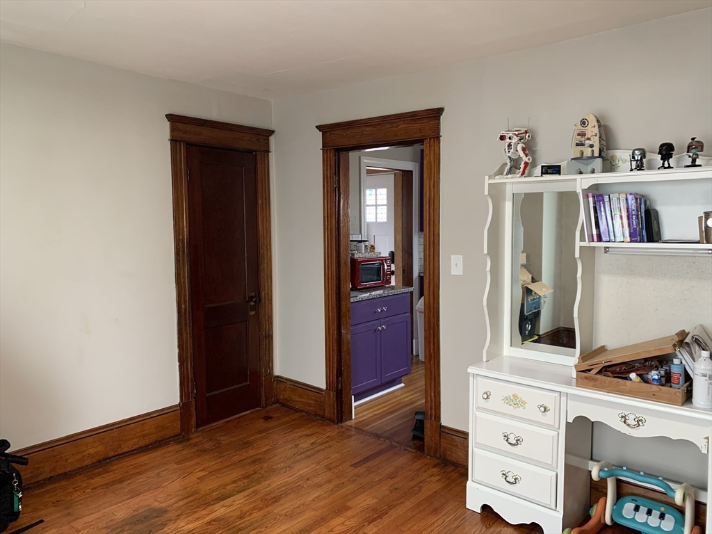 36 Devens Street Springfield, MA 01151 - Photo 13 of 35