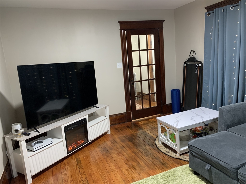 36 Devens Street Springfield, MA 01151 - Photo 7 of 35