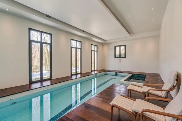 $4,998,000 | 8 Frost Creek Drive, Locust Valley, NY 11560