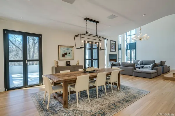 $4,998,000 | 8 Frost Creek Drive, Locust Valley, NY 11560