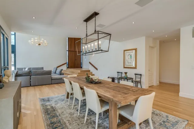 $4,998,000 | 8 Frost Creek Drive, Locust Valley, NY 11560