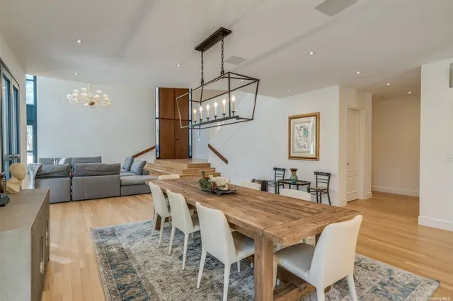 $4,998,000 | 8 Frost Creek Drive, Locust Valley, NY 11560